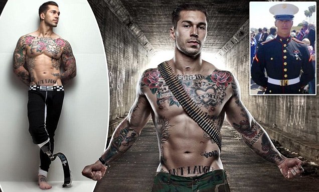 Alex-Minsky-us-marine-lost-leg-becoems-underwear-model